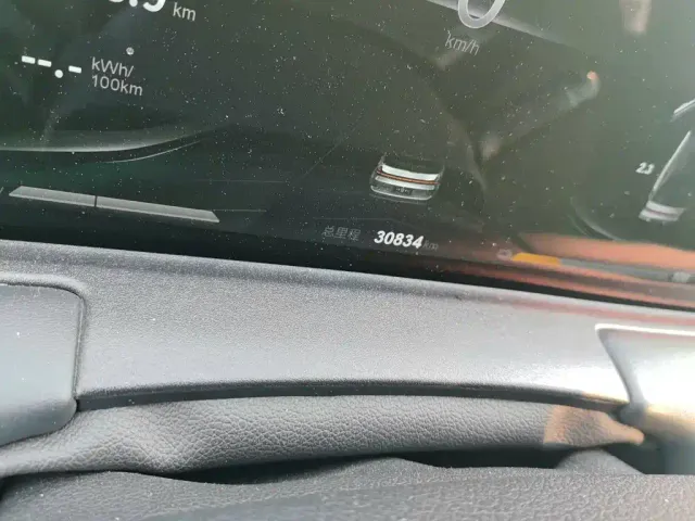 Nezha Auto Neta U 2021 Pro 400 Cruise Edition — Фото автомобиля 8