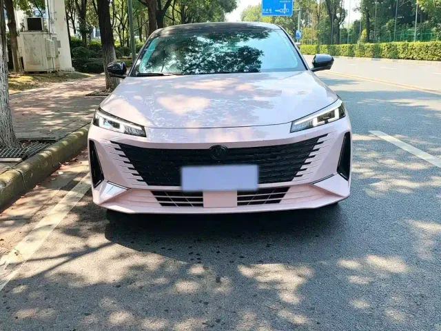 Changan Lamore — Фото автомобиля 2