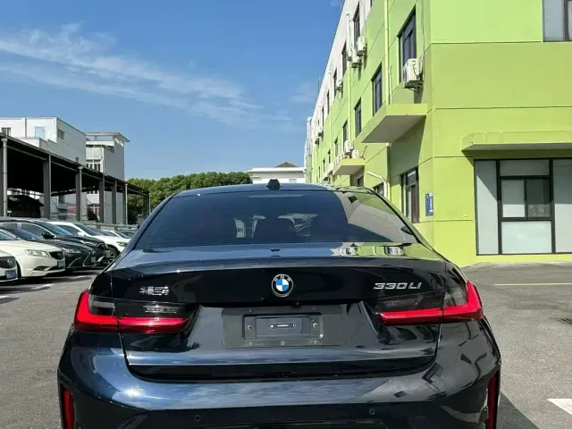 BMW 3 Series — Фото автомобиля 8