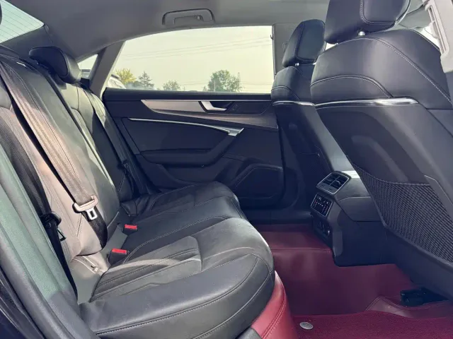Audi A7L — Фото автомобиля 14