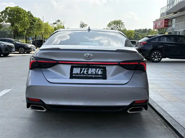 Toyota Avalon — Фото автомобиля 8