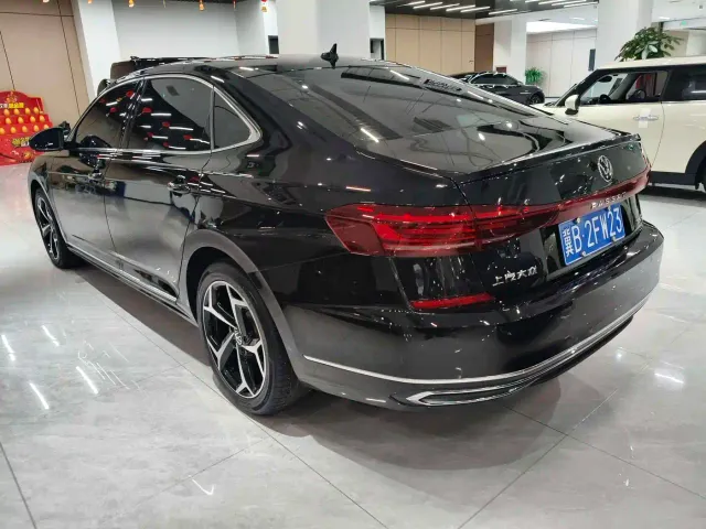 Volkswagen Passat — Фото автомобиля 5