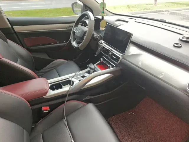 Geely Binyue — Фото автомобиля 19