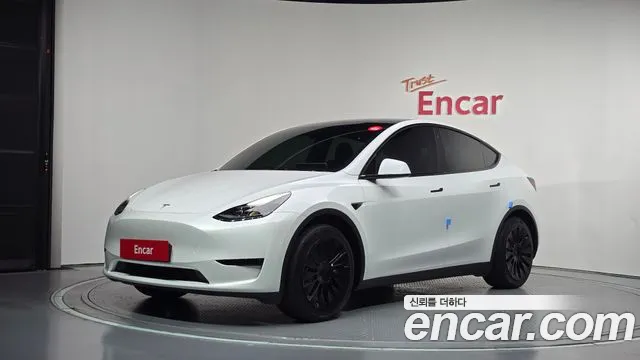 Фотография автомобиля — Tesla Model Y