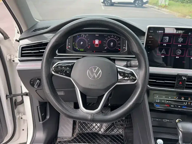 Volkswagen Tiguan L PHEV — Фото автомобиля 4