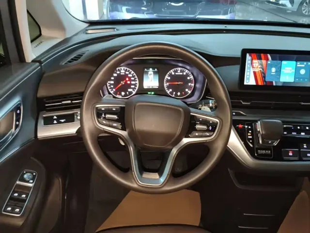 Roewe iMAX8 — Фото автомобиля 10