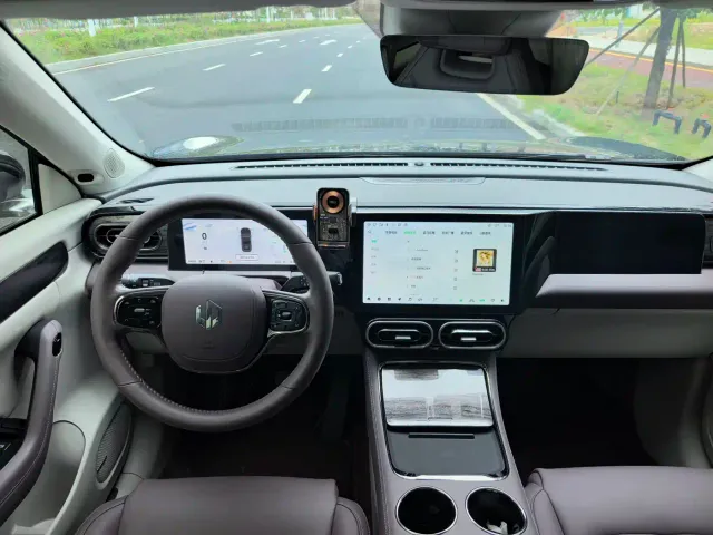 Leapmotor C11 — Фото автомобиля 15