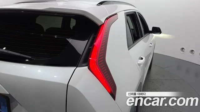 Kia Niro — Фото автомобиля 8