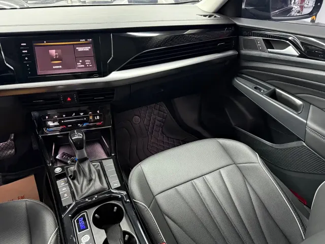 Volkswagen Passat — Фото автомобиля 6