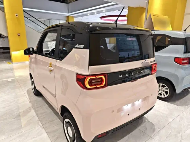 Wuling Hongguang Mini EV — Фото автомобиля 4
