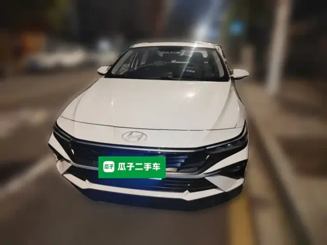 Hyundai Elantra — Фото автомобиля 22