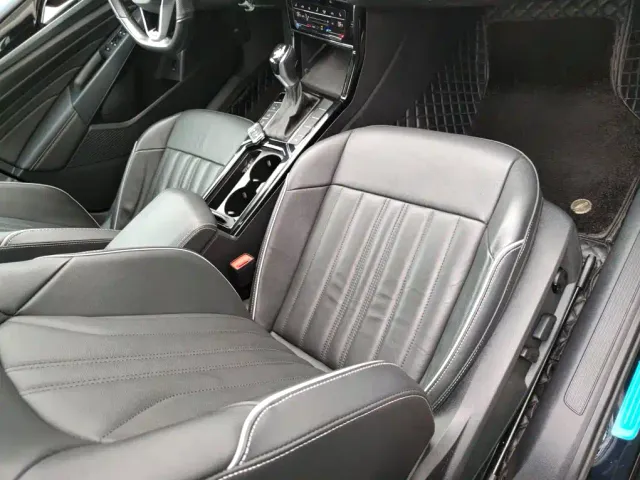 Volkswagen Passat — Фото автомобиля 19