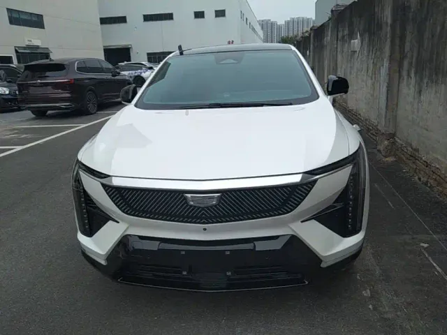 Cadillac Optiq — Фото автомобиля 2