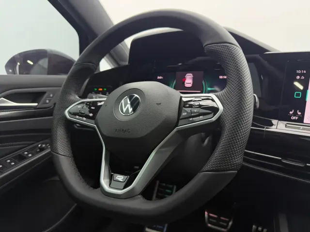 Volkswagen Golf — Фото автомобиля 12