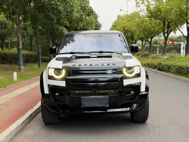 Land Rover Defender — Фото автомобиля 2