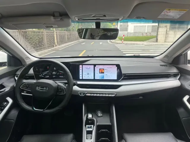 Geely Binrui — Фото автомобиля 10