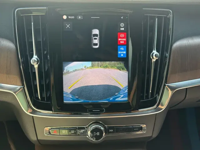 Volvo S90 — Фото автомобиля 10