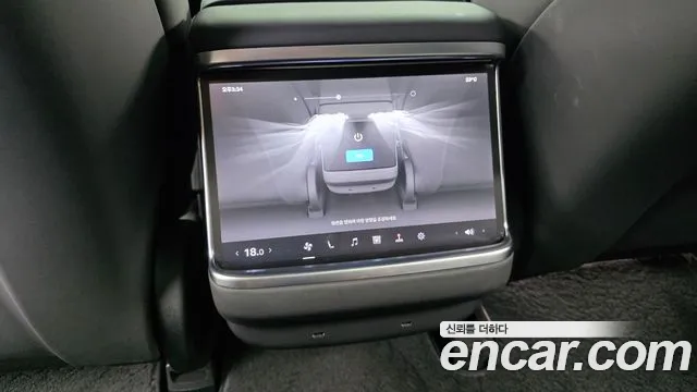 Tesla Model S — Фото автомобиля 25
