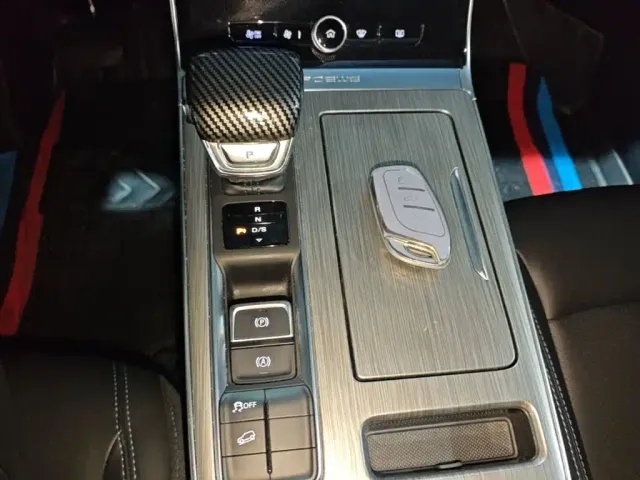 Roewe RX5 — Фото автомобиля 13