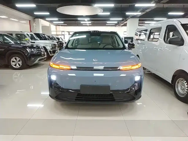 Leapmotor B10 — Фото автомобиля 2
