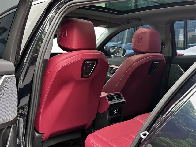 BMW 5 Series — Фото автомобиля 24
