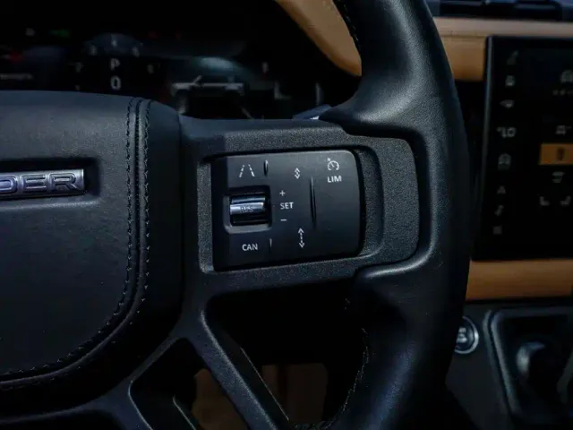 Land Rover Land Rover Defender 2025 110 3.0T P400 Dark Special Edition — Фото автомобиля 14