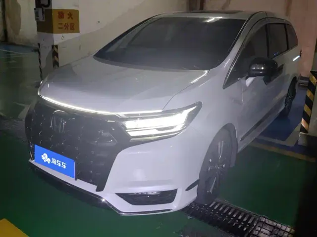 Фотография автомобиля — Honda Elysion
