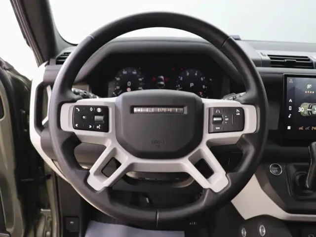 Land Rover Defender — Фото автомобиля 15