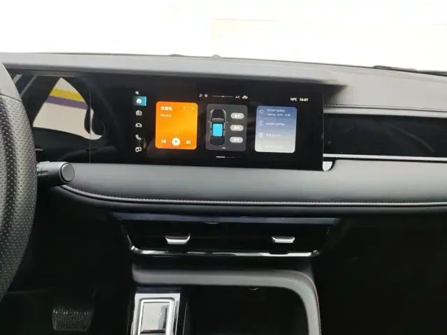 Roewe i5 — Фото автомобиля 13