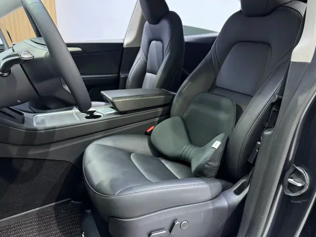 Tesla Model Y — Фото автомобиля 11