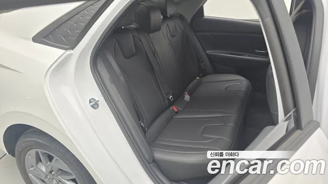 Hyundai Avante CN7 — Фото автомобиля 12