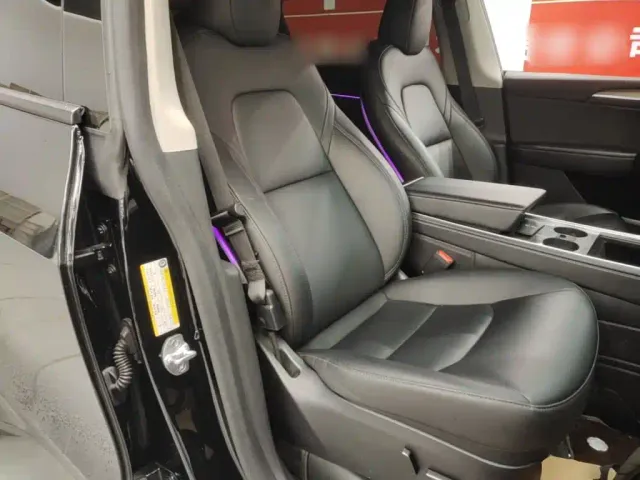 Tesla Model Y — Фото автомобиля 24