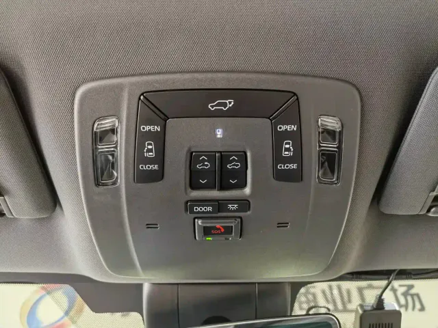 Toyota Sienna — Фото автомобиля 15