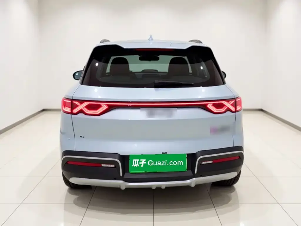 BYD Yuan UP 2025 Model 301KM Navigator — Фото автомобиля 3