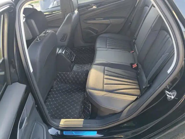 Volkswagen Passat — Фото автомобиля 11