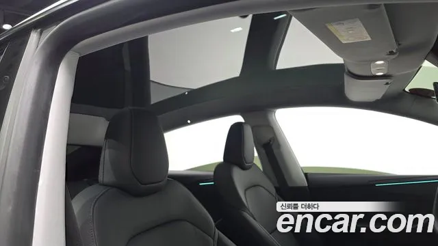 Tesla Model Y — Фото автомобиля 18