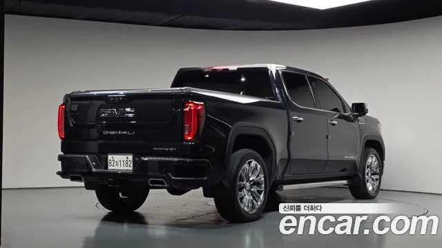 GMC Sierra — Фото автомобиля 2