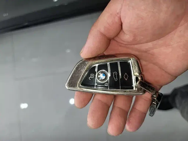 BMW 5 Series — Фото автомобиля 8