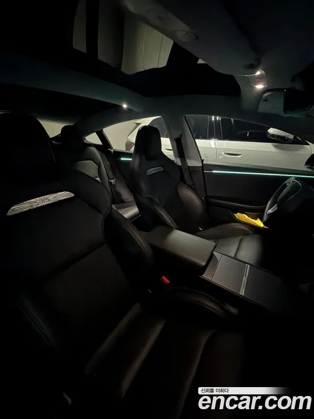 Tesla Model 3 — Фото автомобиля 13