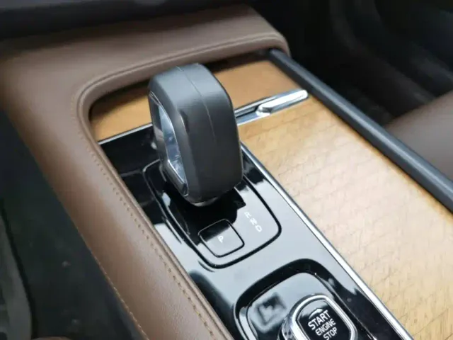Volvo S90 — Фото автомобиля 13