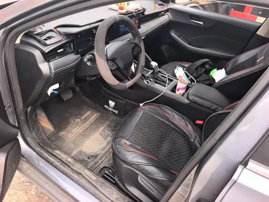 Roewe Roewe i5 2023 1.5L CVT Honor Edition — Фото автомобиля 9