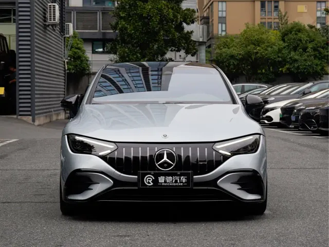 Mercedes-Benz EQE AMG — Фото автомобиля 2
