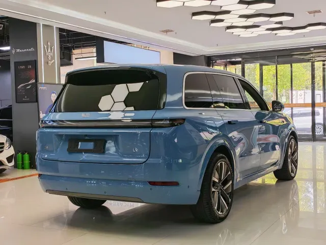 Li Auto L9 — Фото автомобиля 4