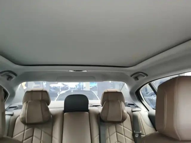 BMW 5 Series — Фото автомобиля 17