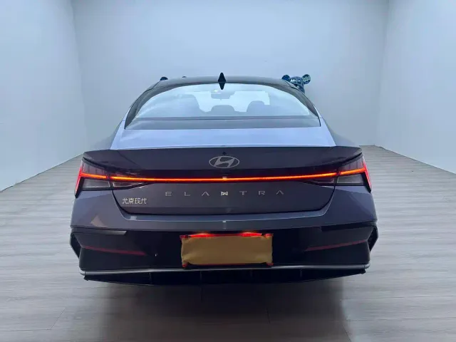 Hyundai Elantra — Фото автомобиля 4