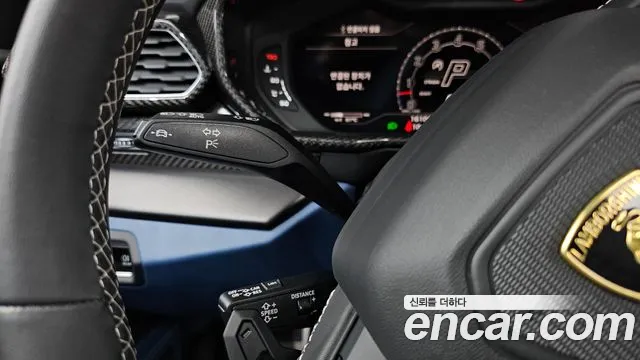Lamborghini Urus — Фото автомобиля 21