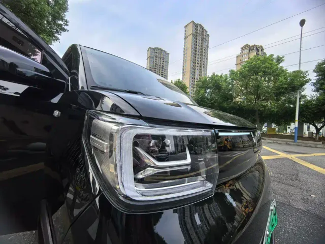 Wuling Hongguang Mini EV — Фото автомобиля 11