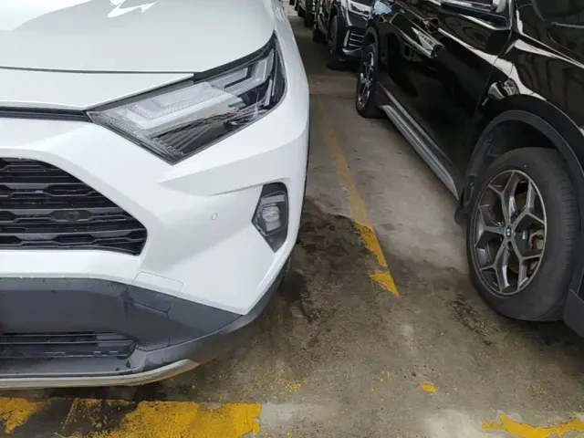 Toyota RAV4 — Фото автомобиля 23