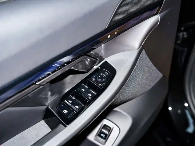 BMW 5 Series — Фото автомобиля 17