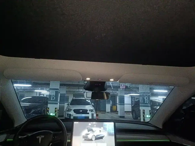 Tesla Model Y — Фото автомобиля 14